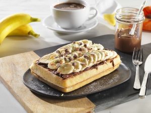 Çikolatalı Waffle (muz, fındıklı waffle çikolatası)
