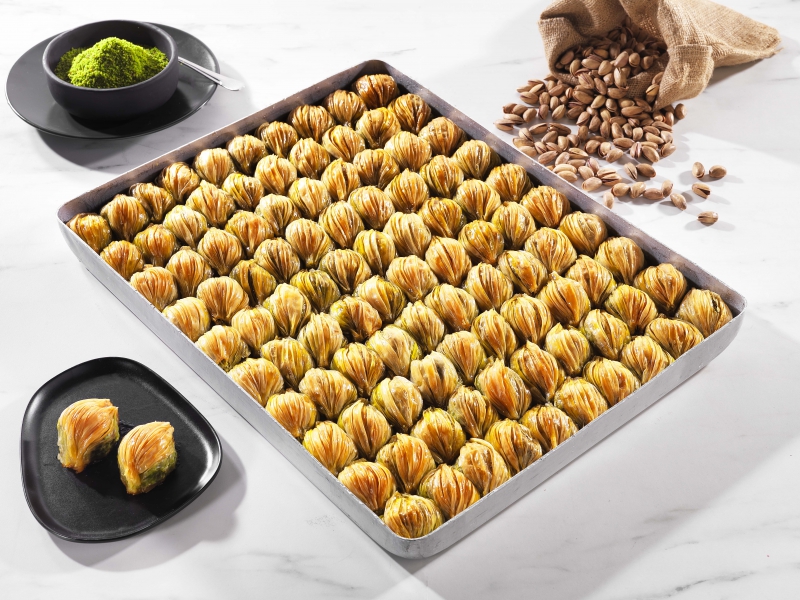 1 kg Fıstıklı Kaymaklı Midye Baklava