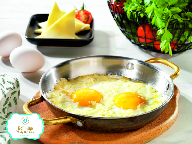 Sahanda Kaşar Peynirli Yumurta